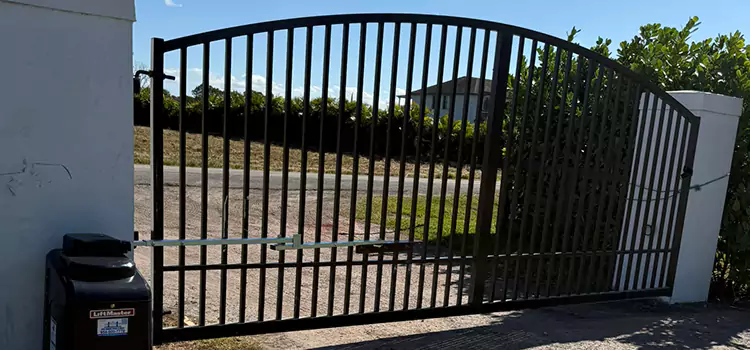 Driveway Fence Repair Lakewood